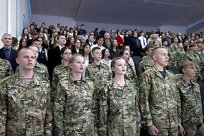 В Витебске чествовали воспитанников клуба \"Витязь\" за помощь спасателям в ликвидации пожара в ТЦ