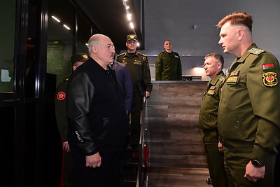 Лукашенко посетил Центральный командный пункт ВВС и войск ПВО