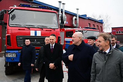 Лукашенко ознакомился с производством пожарной и спасательной техники в Борисове