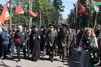 Вольфович принимает участие в памятных мероприятиях к 9 Мая в Борисовском районе