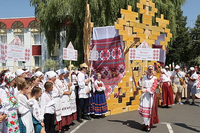 Фестиваль фольклорного искусства \"Берагіня\" состоялся в Октябрьском