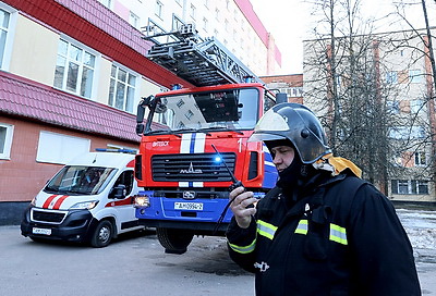 Отработка действий при пожаре: в Витебской областной больнице прошли учения МЧС