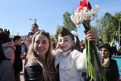 Праздничным шествием начался День Победы в Витебске