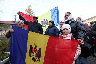 Граждане Молдовы из Курской области проголосовали во втором туре выборов президента в Минске