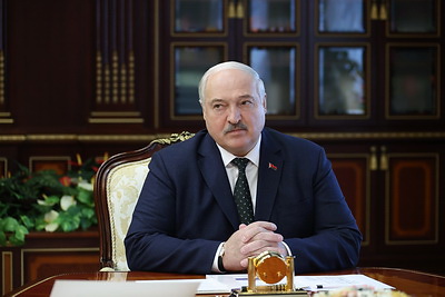 Лукашенко принял с докладами заместителя председателя ВНС и начальника Секретариата ВНС