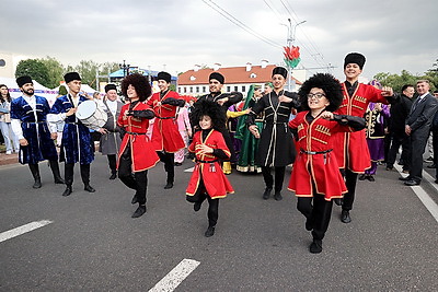 Красочное шествие представителей 35 национальностей прошло в Гродно