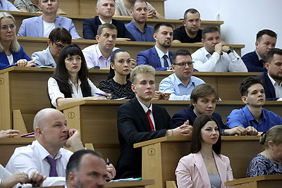 Вольфович встретился со слушателями и преподавателями Академии управления