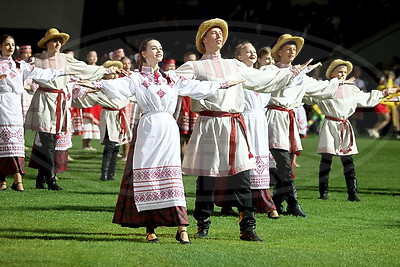 Магия и волшебство танца. Фестиваль \"Сожскi карагод\" открылся в Гомеле