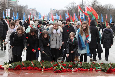 Городская детско-молодежная акция прошла на площади Победы