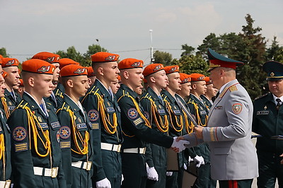 Торжественное мероприятие по случаю Дня пожарной службы прошло на площади Госфлага