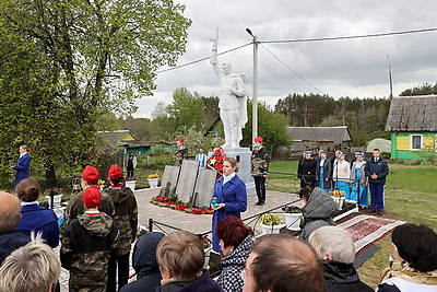 Мемориальную плиту с именами 60 воинов РККА установили на братской могиле в Оршанском районе