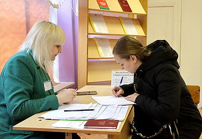 Выборы-2024: в Орше на избирательных участках идет досрочное голосование