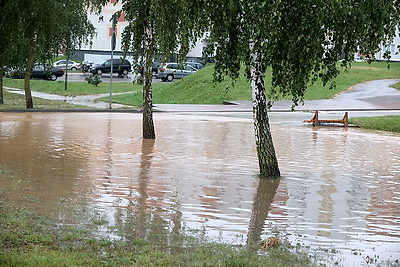 После сильного ливня улицы Слонима оказались под водой