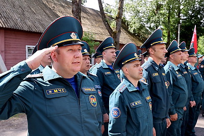 Памятный знак бойцам пожарной охраны в годы Великой Отечественной войны открыли в Сураже