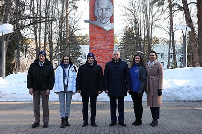 Основной и дублирующий экипажи ЭП-21 в Звездном городке торжественно проводили на Байконур