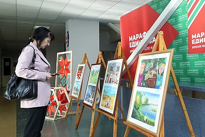 \"Марафон единства\": в Жлобине представлена выставка \"Суверенная Беларусь\"