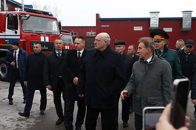 Лукашенко ознакомился с производством пожарной и спасательной техники в Борисове