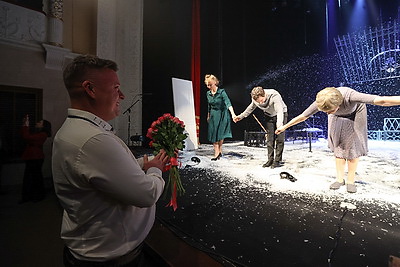 В Минске состоялся показ гастрольного спектакля \"Пять вечеров\" московского Театра РОСТА в Царицыно