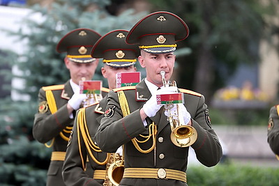 Председатель Милли Меджлиса Азербайджана возложила венок к монументу Победы в Минске