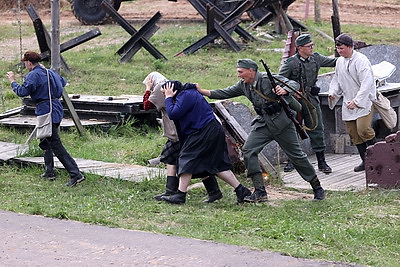 На \"Линии Сталина\" прошла реконструкция боя 1944 года