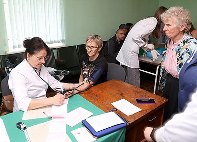 Сотрудники ГомГМУ провели лечебно-консультативный выезд на базе ОАО \"Искра Ветка\"