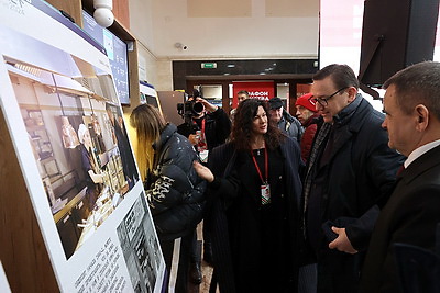 \"Знаковая встреча\" проходит в Пинске на \"Марафоне единства\"