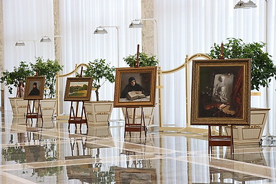История в лицах. Выставка художника А. Шилова открылась во Дворце Независимости