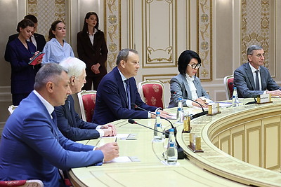 Лукашенко встретился с губернатором Ленинградской области России