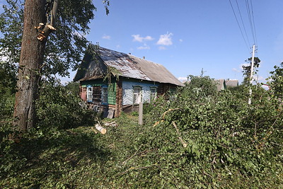 Последствия непогоды устраняют в Крупском районе