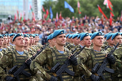 Военный парад в честь Дня Независимости прошел в Минске