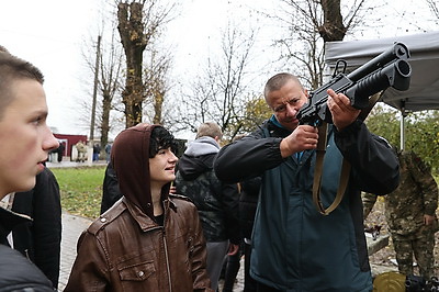 Витебские школьники побывали в войсковой части 5524