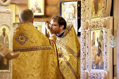 Медовая ярмарка прошла в Минске у храма-памятника в честь Всех Святых