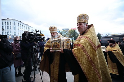 Мощи преподобных Евфросинии Полоцкой и Евфросинии Московской прибыли в Минск