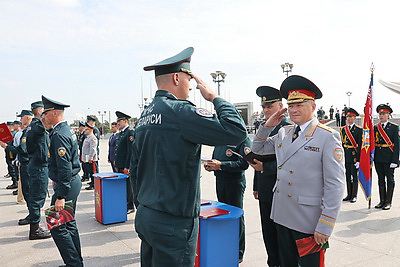 Торжественное мероприятие по случаю Дня пожарной службы прошло на площади Госфлага