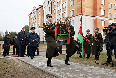 Мемориальную доску защитнику конституционного строя открыли в Пинском районе