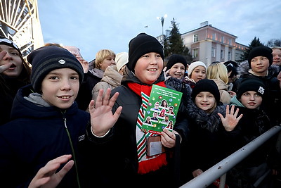 В Бресте провели акцию \"Я желаю в Новый год...\" и зажгли огни на главной елке