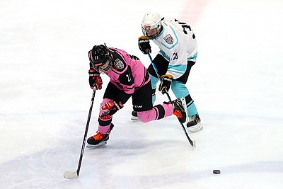 \"Березина\" и \"Цитадель\" вышли в финал женского чемпионата страны по хоккею