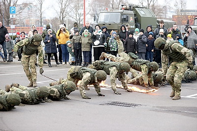 Городской квест и интерактивные площадки: второй день \"Марафона единства\" проходит в Бресте