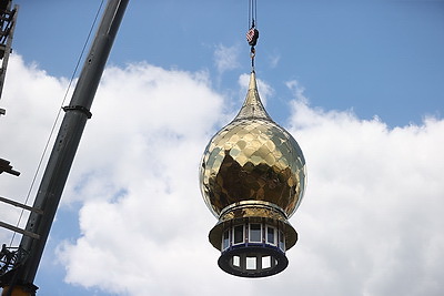 Купол и крест воздвигли на храм Рождества Христова в Гродно