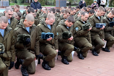 Около 300 витебских десантников попрощались с боевым знаменем