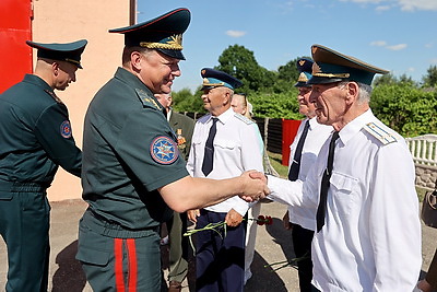 В Щучинском районе торжественно открыли знак в память о расстрелянной в годы ВОВ пожарной дружине