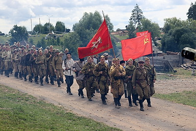 На \"Линии Сталина\" прошла реконструкция боя 1944 года