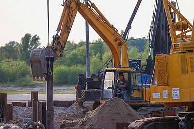 В Мозыре продолжается реконструкция моста через Припять