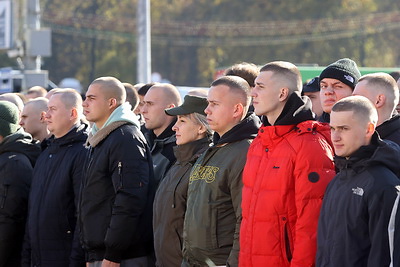 В Беларуси началась отправка призывников в войсковые части