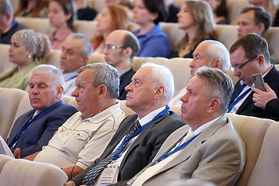 Международный форум к 80-летию освобождения Беларуси проходит в НАН