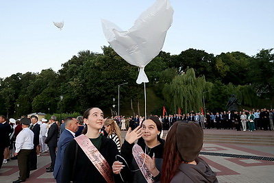 Гомельская молодежь на рассвете почтила память героев-освободителей и жертв ВОВ