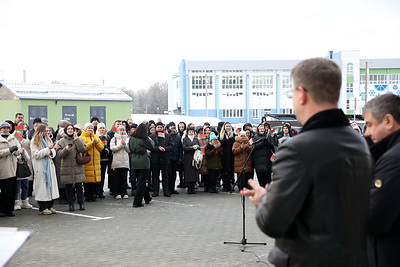 Новоселье в Сенице: работники ОАО \"Гастелловское\" получили ключи от арендных квартир