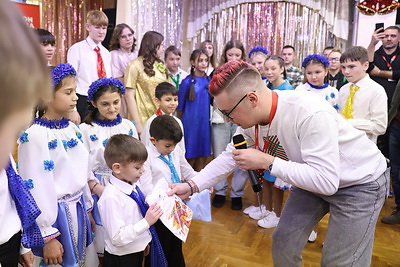 \"К нам приехали друзья\". Организаторы \"Марафона единства\" подарили праздник Мозырскому детскому дому