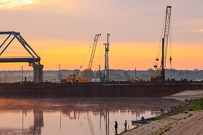 В Мозыре продолжается реконструкция моста через Припять