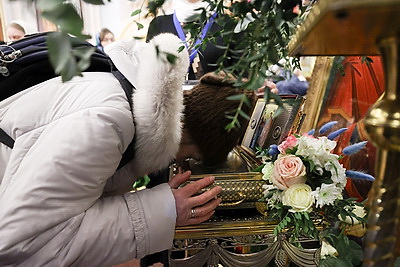 Верующие поклонились ковчегу с частицей Пояса Пресвятой Богородицы в Минске
